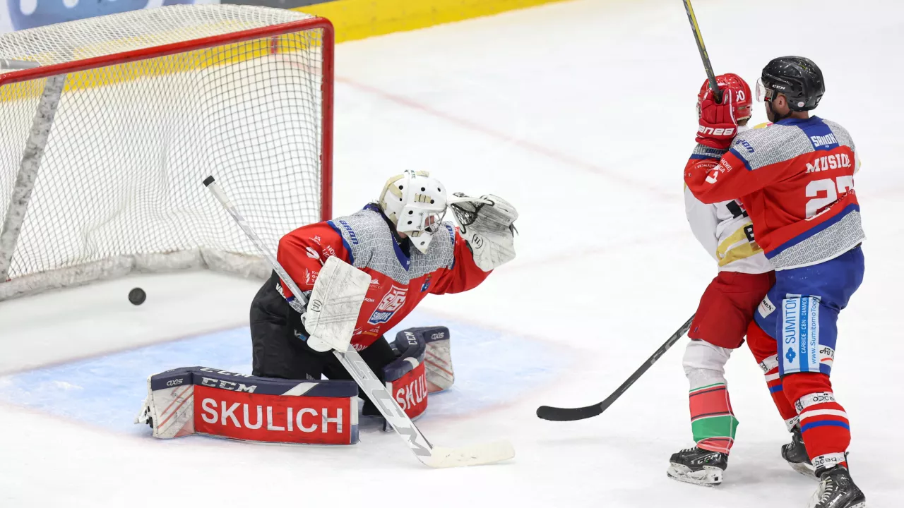 43. kolejka TAURON Hokej Ligi. Stalowe Pierniki pokonały mistrza