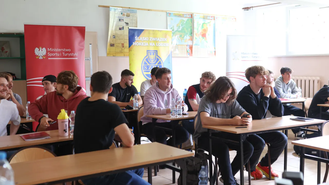 W Katowicach ruszył program aktywizacji zawodowej hokeistów