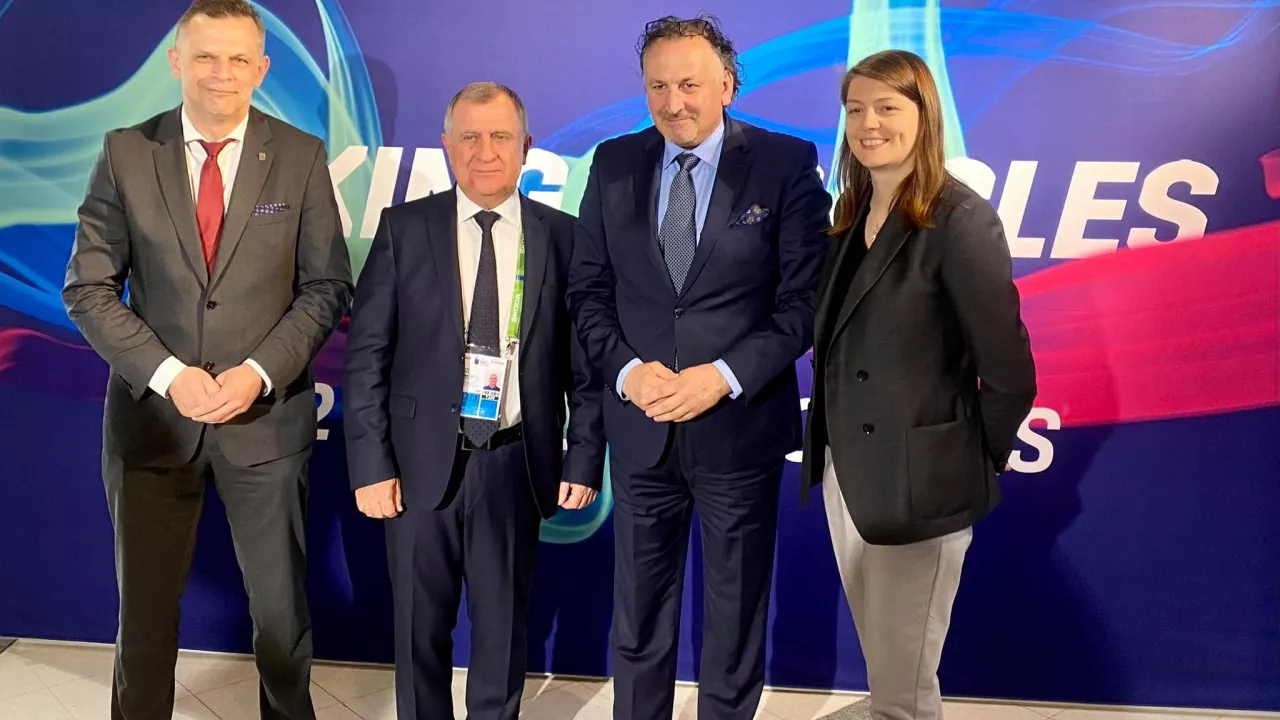 Polska delegacja na Kongresie IIHF