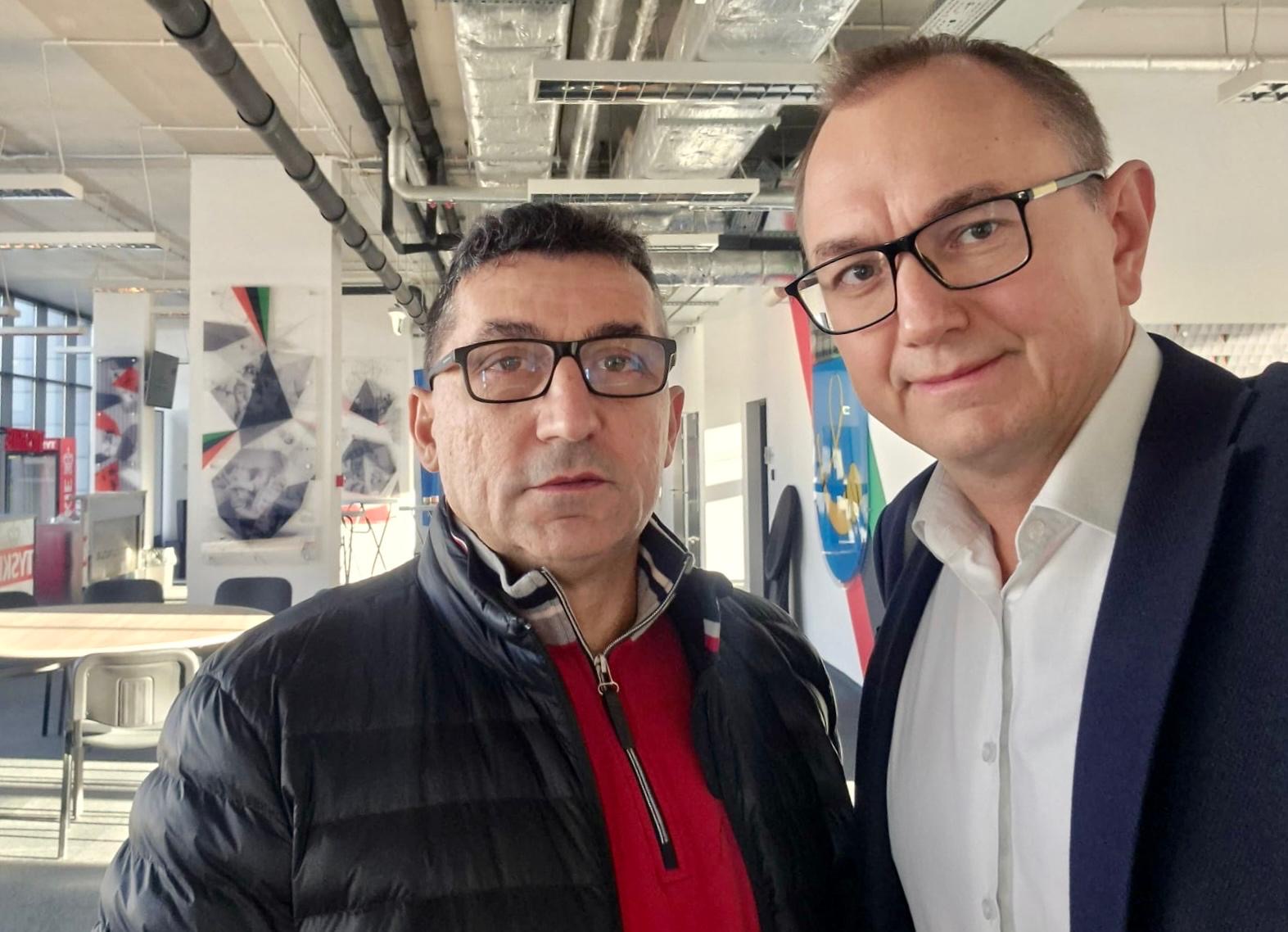 Prezes PZHL Krzysztof Woźniak spotkał się z trenerem Robertem Kalaberem 